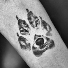 wolf tattoo pata lobo