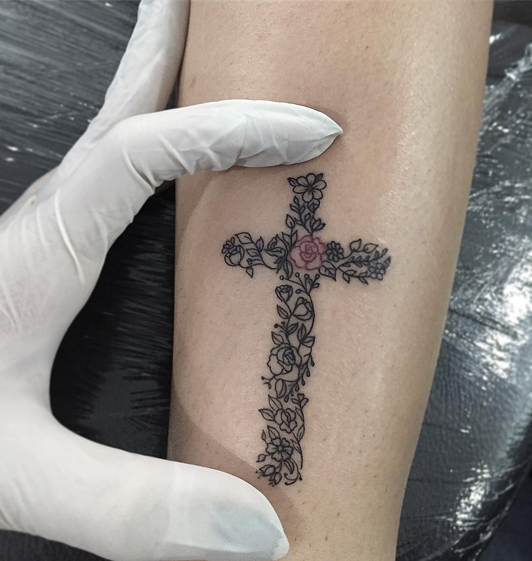 Cruz Tattoo  Tatuagem, Fazer uma tatuagem, Tatuagem cruz