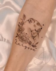 leoa e filhote tatuagem